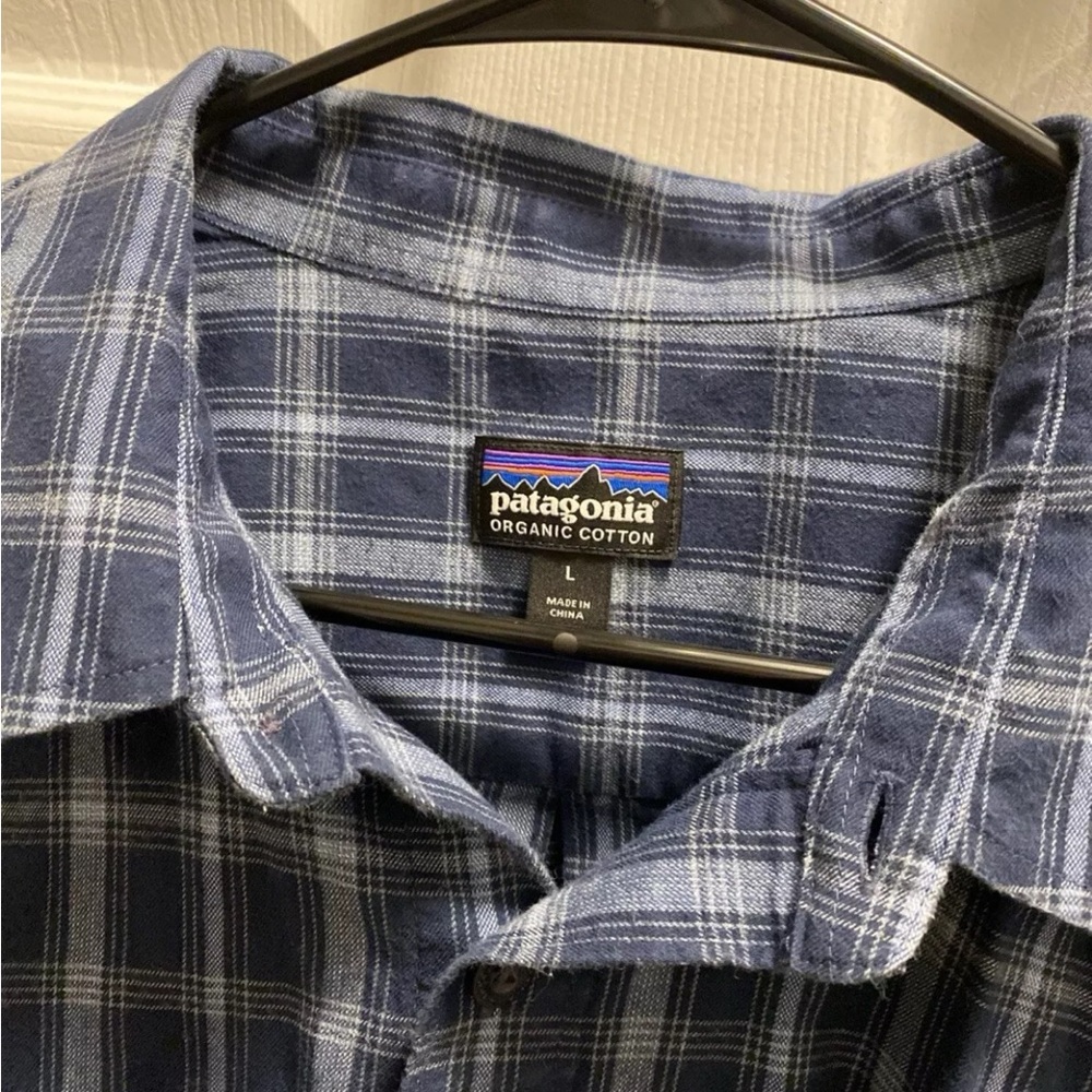 Patagonia Men's Blue Plaid Shirt